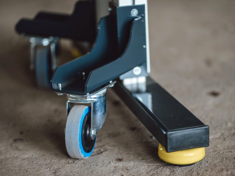 Optional mit abnehmbaren Laufrollen