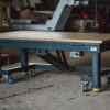 Stufenlos höhenverstellbar und kippbarer Arbeitstisch / Werkbank