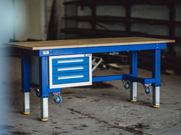 Höhenverstellbare Werkbank mit Schubladen