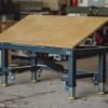 Stufenlos höhenverstellbar und kippbarer Arbeitstisch / Werkbank