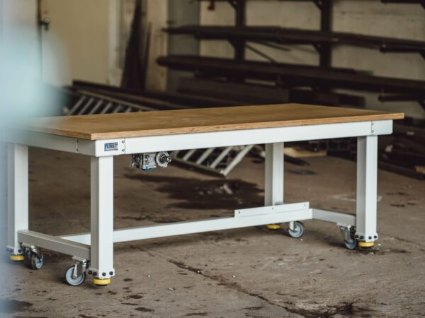 Mechanisch höhenverstellbarer Arbeitstisch für Industrie und Handwerk