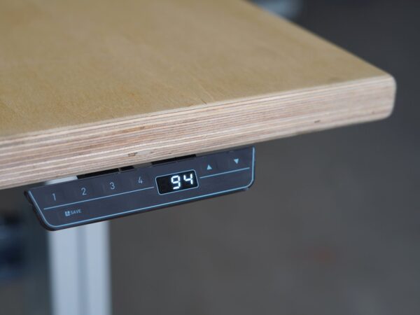 Elektrisch Höhenverstellbarer Arbeitstisch, fahrbar mit Rollen als günstiger Bausatz PETec Basic Light