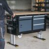 Mobiler Werkstattwagen mit Elektroantrieb und Höhenverstellung