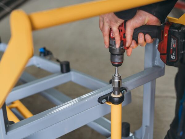 Fahrbarer Wagen, zum auf die Seite legen von sperrigen Objekten wie Wärmepumpen Schaltkästen