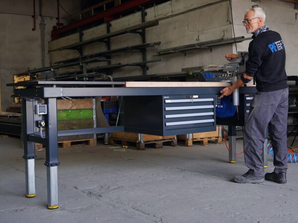 Profi Werktisch elektrisch höhenverstellbaer, Schlagfest hoch Belastbar