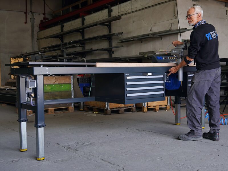 Profi Werktisch elektrisch höhenverstellbaer, Schlagfest hoch Belastbar Profi Werktisch elektrisch höhenverstellbaer, Schlagfest hoch Belastbar