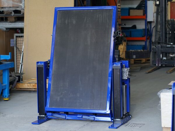 Höhenverstellbarer Wartungstisch für Ladesäulen, Industrie, Schaltschrankbau