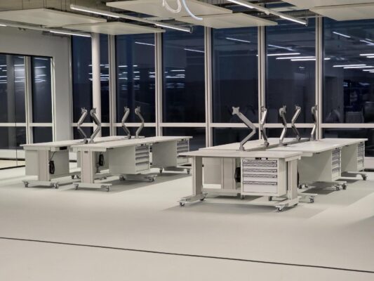 Ergonomische Arbeitstische mit Monitorhalterung Höhenverstellbar