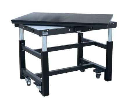 Elektrisch höhenverstellbarer Montagetisch mit drehplatte und laufrollen Elektrisch höhenverstellbarer Montagetisch mit drehplatte und laufrollen