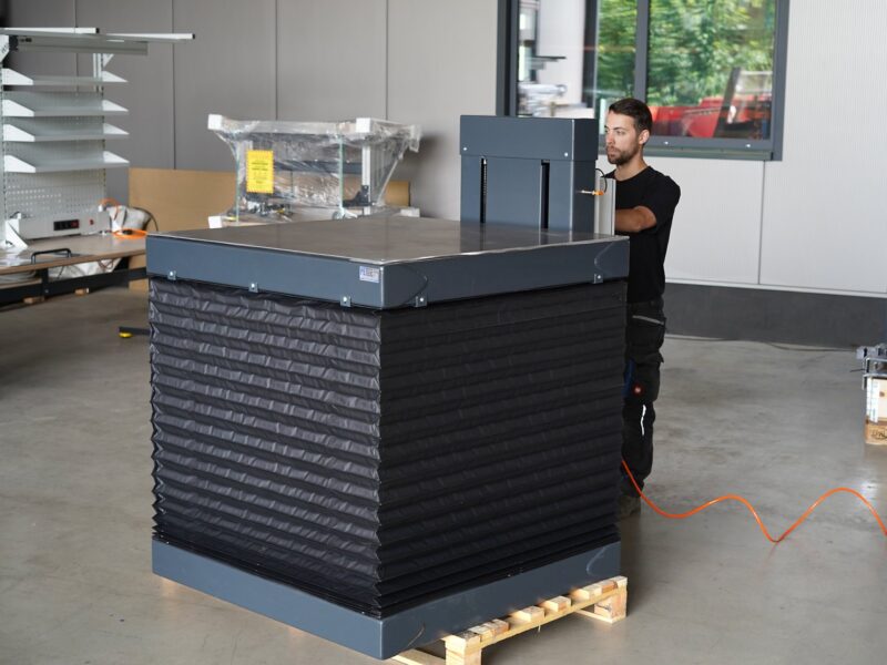 Elektrischer Doppelscherenhubtisch für Industrie und Montage Elektrischer Doppelscherenhubtisch für Industrie und Montage
